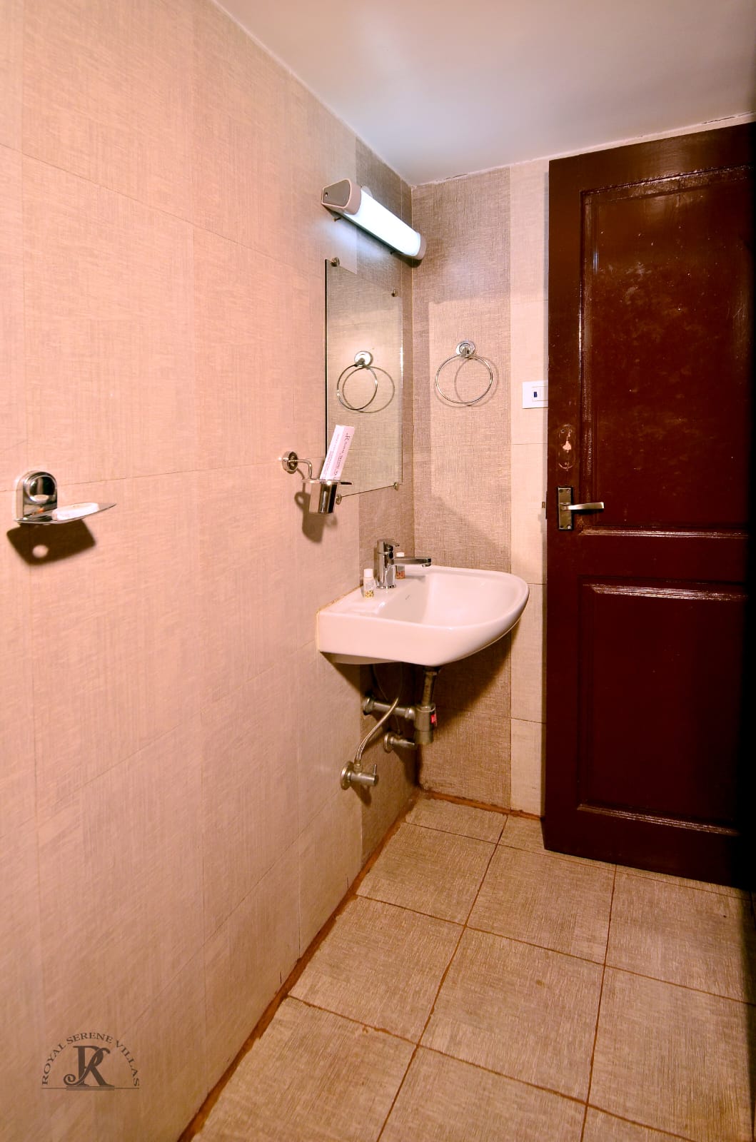 WhatsApp Image 2025-10-18 at 6.46.55 PM (1)